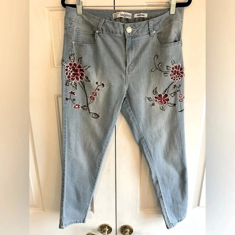 Sandpiper Floral Embroidered Boho Light Wash Stretch Jeans